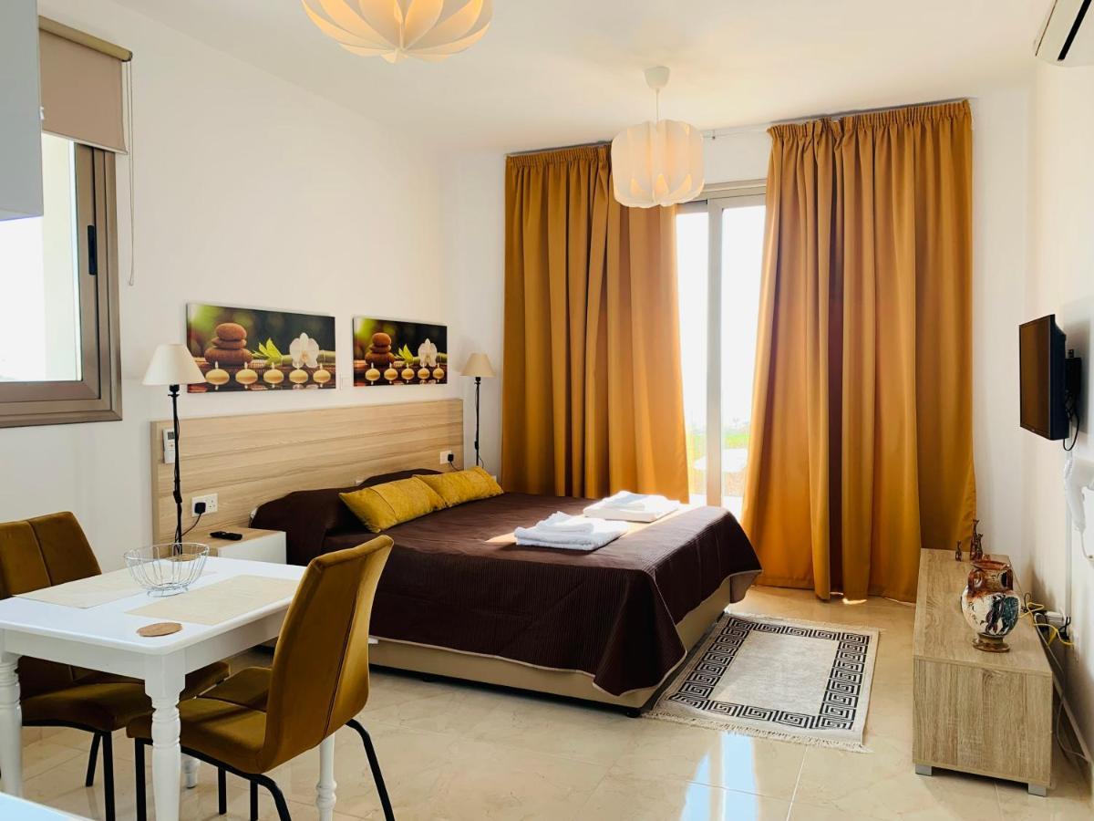Harmony Seaview Apartments Paphos ภายนอก รูปภาพ