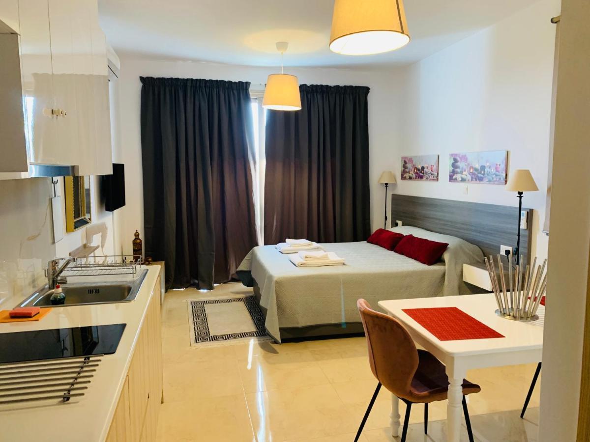 Harmony Seaview Apartments Paphos ภายนอก รูปภาพ