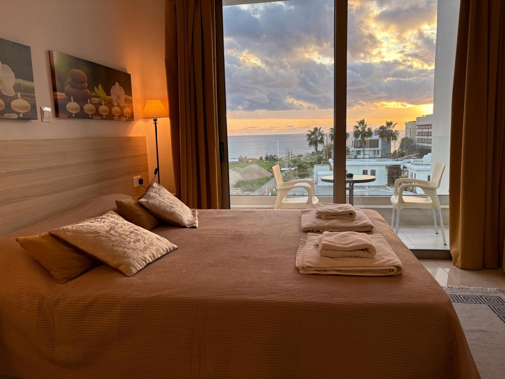 Harmony Seaview Apartments Paphos ภายนอก รูปภาพ